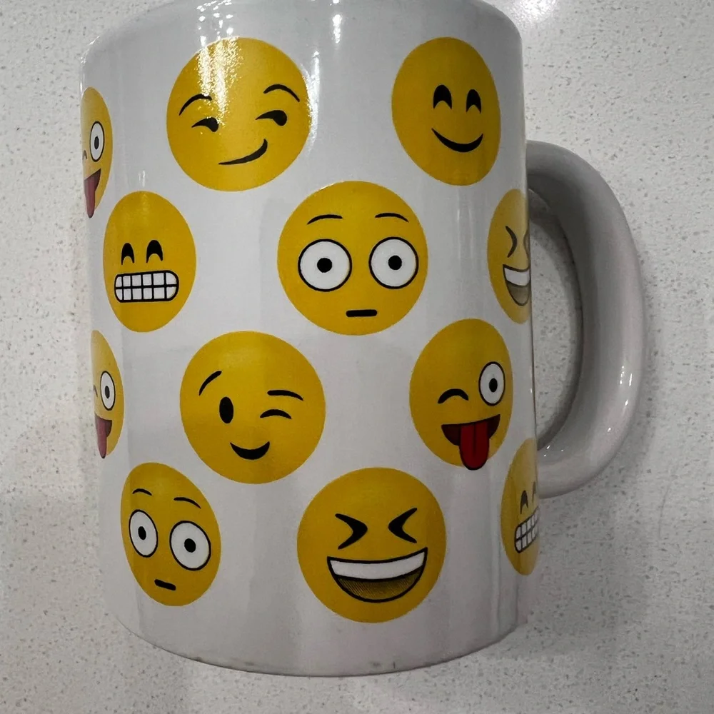 Emoji Emoticons Coffee Mug Cup Yellow‎ Faces Emotions Funny Smiley
